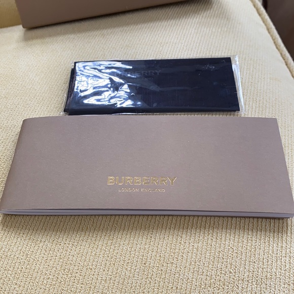 Burberry Sunglasses - Picture 9 of 12